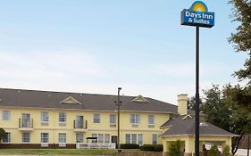 Days Inn & Suites ft Worth Dfw Airport South